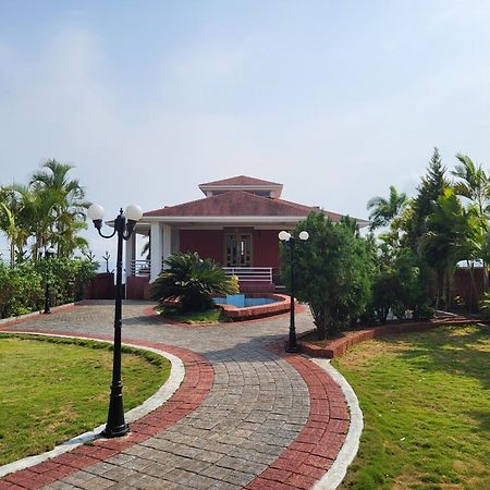 Paras Holiday Home Satara Exterior foto