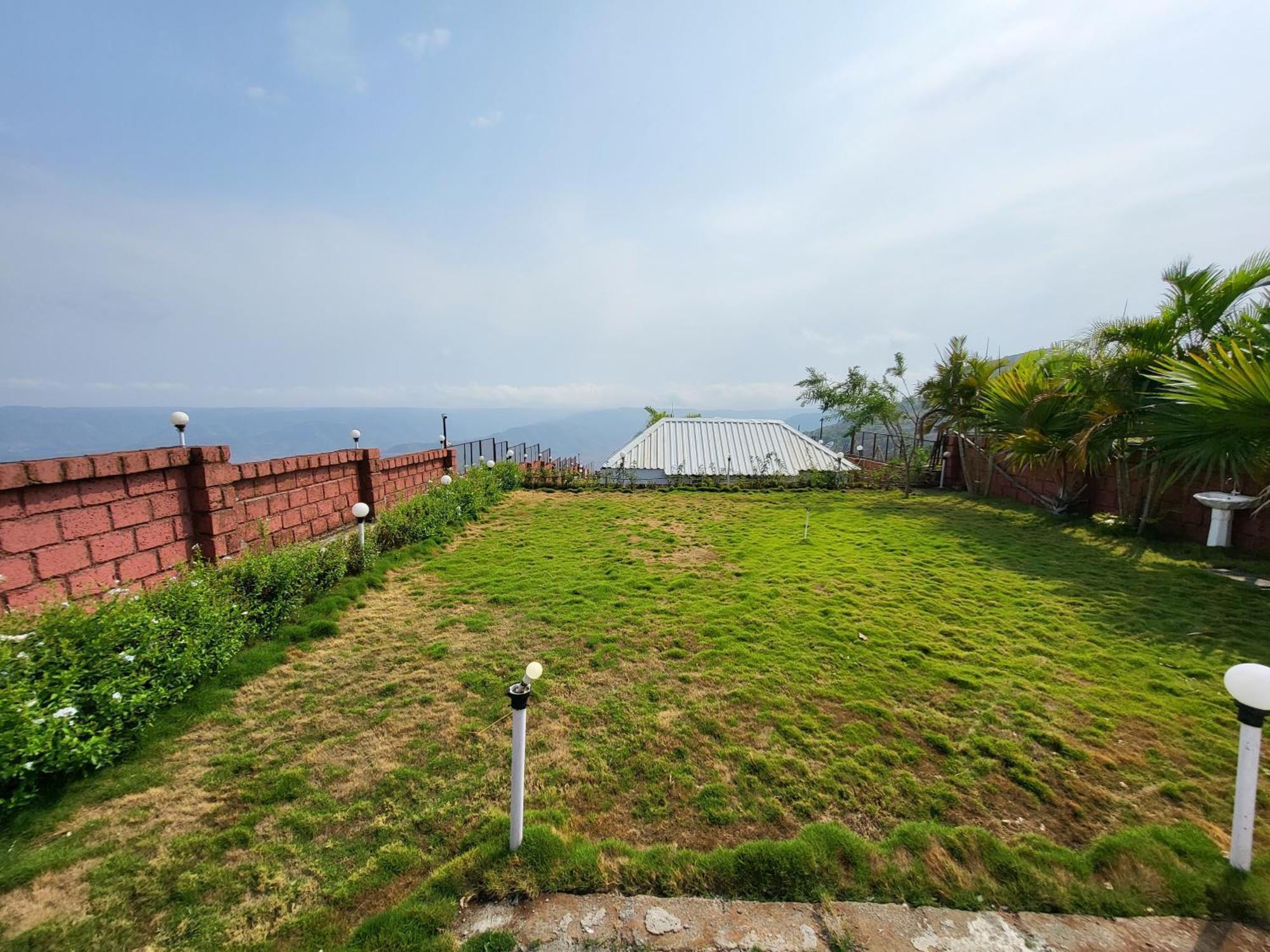 Paras Holiday Home Satara Exterior foto