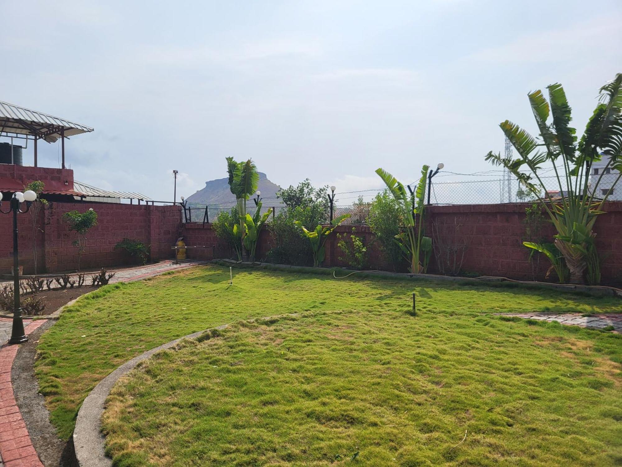 Paras Holiday Home Satara Exterior foto